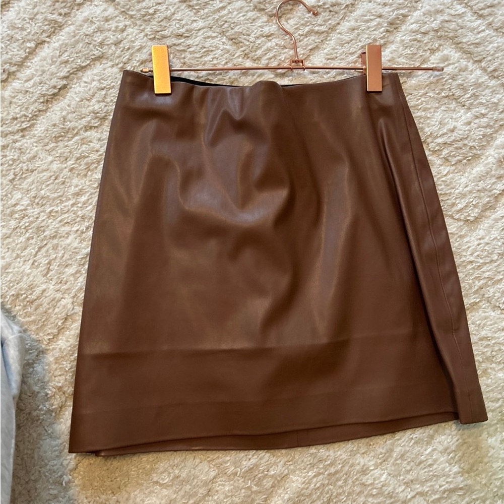 FAUX LEATHER SKIRT